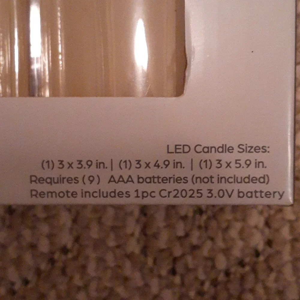 battery operated candle set - Picture 3 of 3